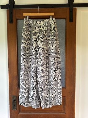 Black and White Patterned Women's wide leg pants